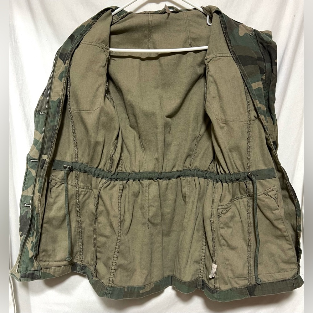 Free People Camo Oversized Utility Jean Jacket Military Style Casual Outdoor - Picture 12 of 16